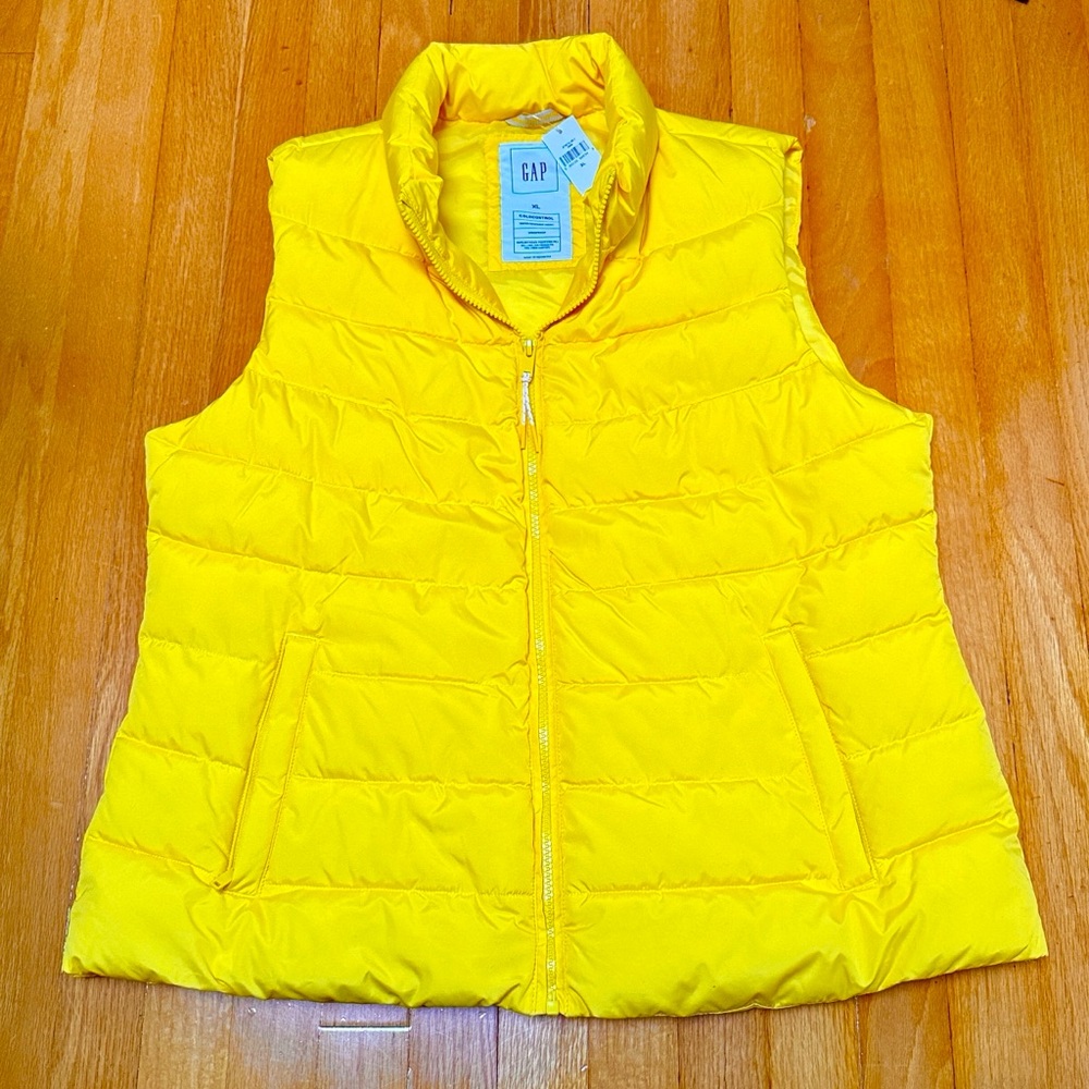GAP XL Yellow Puffer Vest